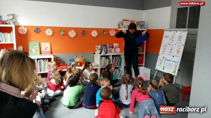 Zdjęcie w galerii na portalu naszraciborz.pl: Spotkanie autorskie, lekcja dla przedszkolaków, warsztaty psychoedukacyjne, czyli Tydzień Bibliotek na Ostrogu  wiadomości z regionu