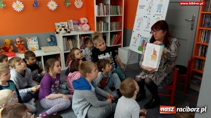 Zdjęcie w galerii na portalu naszraciborz.pl: Spotkanie autorskie, lekcja dla przedszkolaków, warsztaty psychoedukacyjne, czyli Tydzień Bibliotek na Ostrogu  wiadomości z regionu