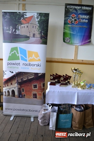 Zdjęcie w galerii na portalu naszraciborz.pl: MOW w Rudach z tytułem Mistrza Polski w V Ogólnopolskich Mistrzostwach MOW w Grach Logicznych - Abalone i Kostka Rubika  wiadomości z regionu