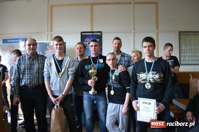 Zdjęcie w galerii na portalu naszraciborz.pl: MOW w Rudach z tytułem Mistrza Polski w V Ogólnopolskich Mistrzostwach MOW w Grach Logicznych - Abalone i Kostka Rubika  wiadomości z regionu