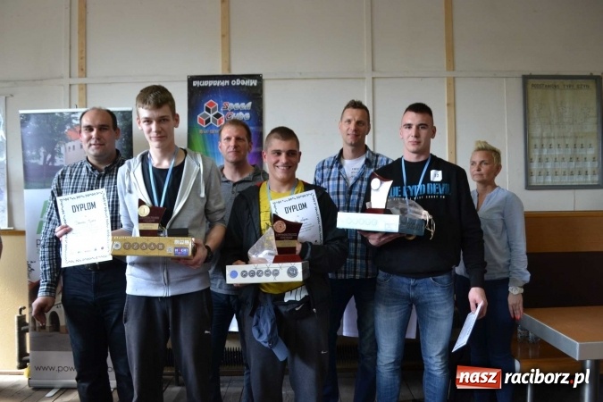 Zdjęcie w galerii na portalu naszraciborz.pl: MOW w Rudach z tytułem Mistrza Polski w V Ogólnopolskich Mistrzostwach MOW w Grach Logicznych - Abalone i Kostka Rubika  wiadomości z regionu