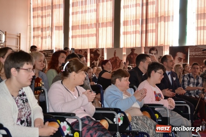 Zdjęcie w galerii na portalu naszraciborz.pl: VII Festiwal Pozytywnych Wartości w Bieńkowicach  wiadomości z regionu