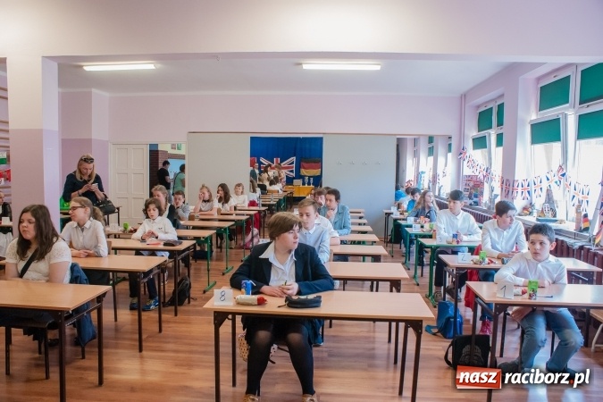 Zdjęcie w galerii na portalu naszraciborz.pl: Wojewódzkie konkursy językowe Der Globus i The Globe w Szkole Podstawowej nr 18 wiadomości z regionu