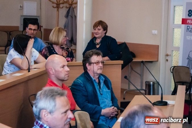 Zdjęcie w galerii na portalu naszraciborz.pl: Spotkanie w sprawie grupowych zakupów gazu i prądu w UM Racibórz wiadomości z regionu