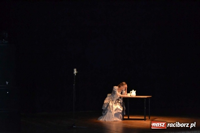 Zdjęcie w galerii na portalu naszraciborz.pl: Czwarta ściana zdominowała przegląd teatrów w Kuźni Raciborskiej  wiadomości z regionu