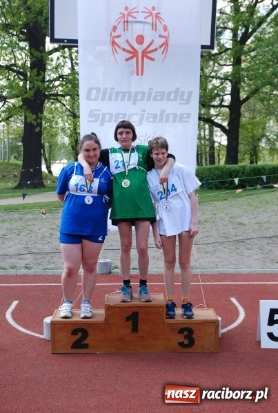 Zdjęcie w galerii na portalu naszraciborz.pl: Biegi Przełajowe: Pięć złotych medali dla Warsztatu Terapii Zajęciowej z Raciborza wiadomości z regionu
