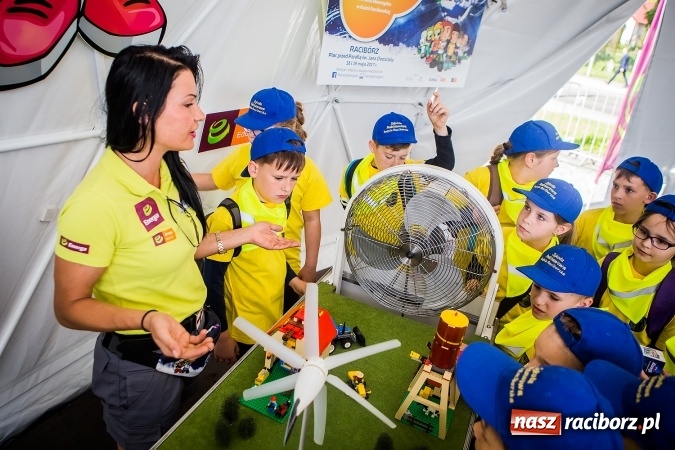 Zdjęcie w galerii na portalu naszraciborz.pl: Naukowe miasteczko Planeta Energii zawitało do Raciborza wiadomości z regionu