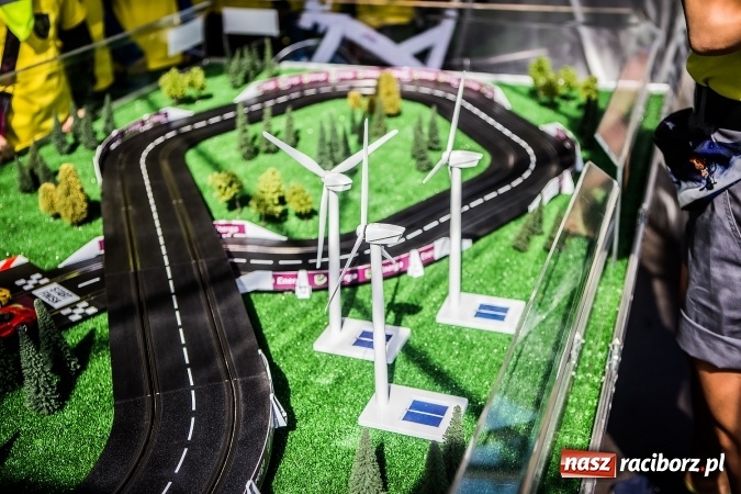 Zdjęcie w galerii na portalu naszraciborz.pl: Naukowe miasteczko Planeta Energii zawitało do Raciborza wiadomości z regionu