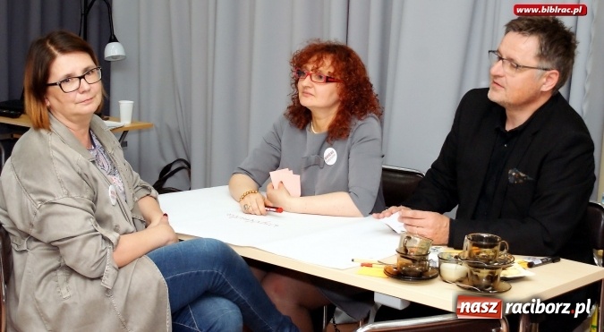 Zdjęcie w galerii na portalu naszraciborz.pl: Rozwijamy skrzydła Polski lokalnej – w bibliotece odbyła się debata lokalna wiadomości z regionu