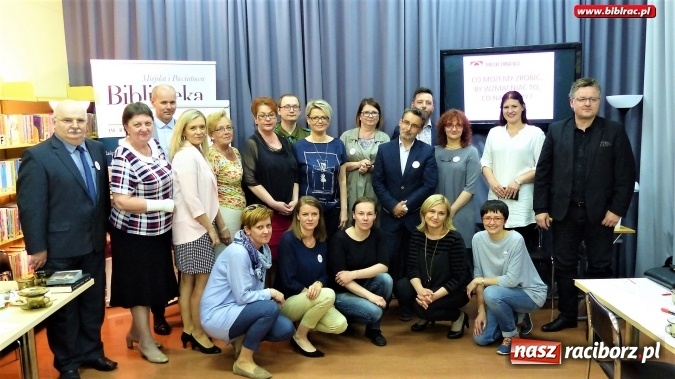 Zdjęcie w galerii na portalu naszraciborz.pl: Rozwijamy skrzydła Polski lokalnej – w bibliotece odbyła się debata lokalna wiadomości z regionu