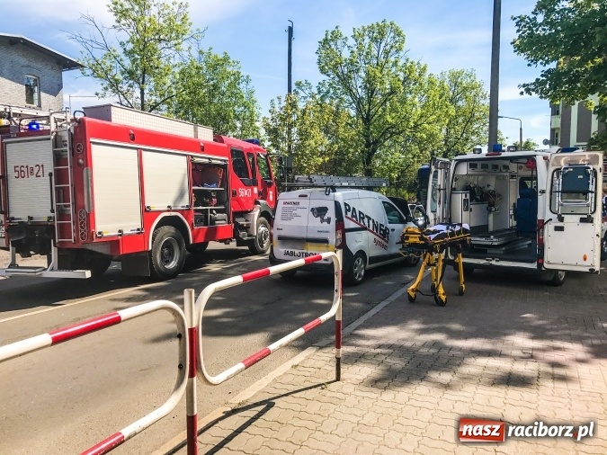 Zdjęcie w galerii na portalu naszraciborz.pl: Scania uderzyła w forda mondeo na Kolejowej. Cztery osoby odwieziono do szpitala wiadomości z regionu
