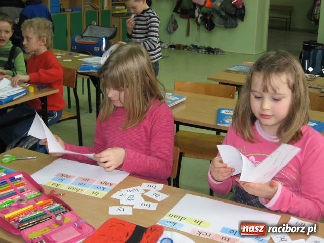 Zdjęcie w galerii na portalu naszraciborz.pl: Dzień Bezpiecznego Internetu w SP 4 wiadomości z regionu