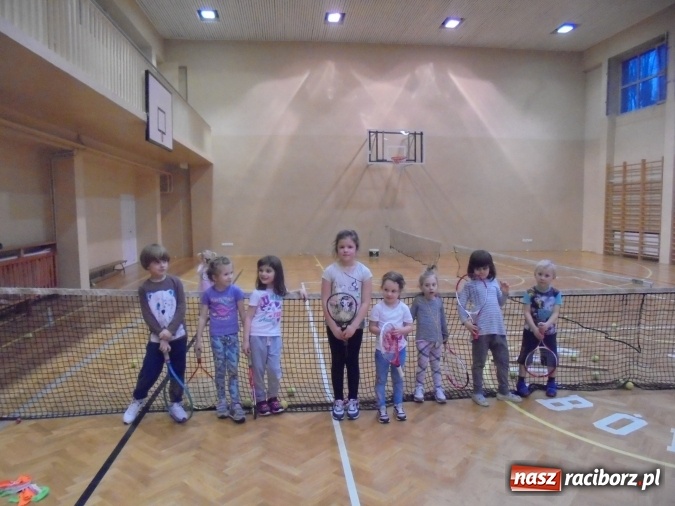 Zdjęcie w galerii na portalu naszraciborz.pl: Siostry Pielczyk zostały pasowane na tenisistki wiadomości z regionu