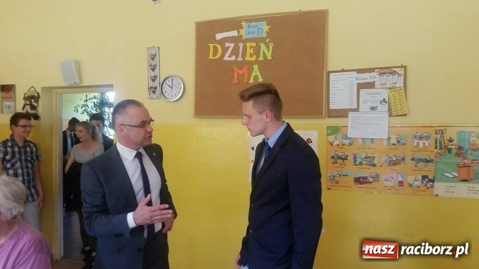 Zdjęcie w galerii na portalu naszraciborz.pl: W Kuźni Raciborskiej podsumowano projekt Filary Demokracji wiadomości z regionu