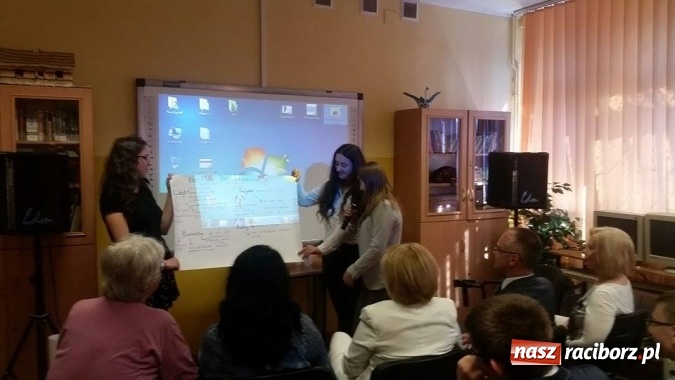 Zdjęcie w galerii na portalu naszraciborz.pl: W Kuźni Raciborskiej podsumowano projekt Filary Demokracji wiadomości z regionu