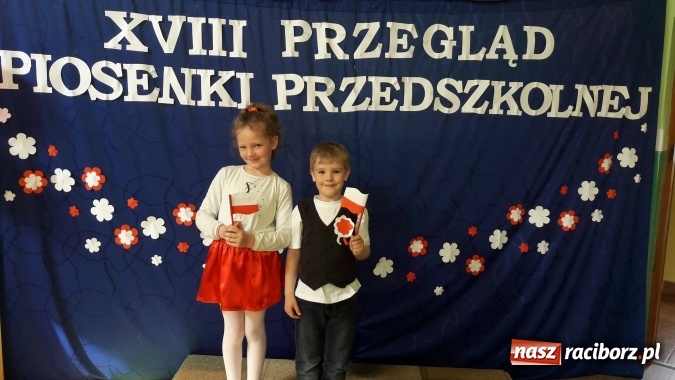 Zdjęcie w galerii na portalu naszraciborz.pl: Jestem Polką i Polakiem..., czyli XVIII Przegląd Piosenki Przedszkolnej wiadomości z regionu