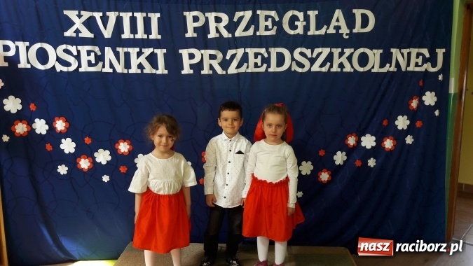 Zdjęcie w galerii na portalu naszraciborz.pl: Jestem Polką i Polakiem..., czyli XVIII Przegląd Piosenki Przedszkolnej wiadomości z regionu