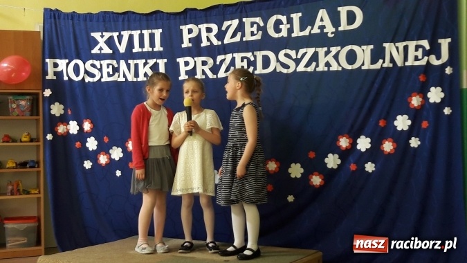 Zdjęcie w galerii na portalu naszraciborz.pl: Jestem Polką i Polakiem..., czyli XVIII Przegląd Piosenki Przedszkolnej wiadomości z regionu