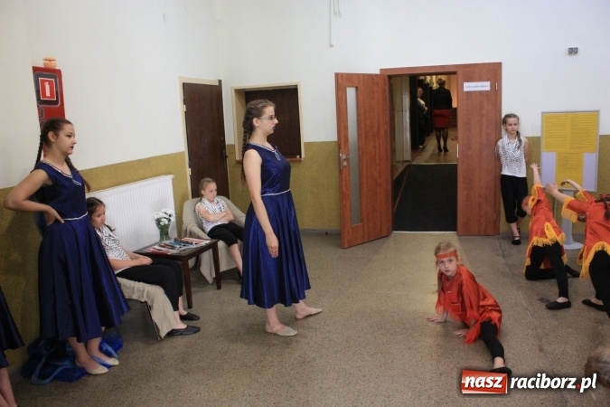 Zdjęcie w galerii na portalu naszraciborz.pl: XVII Gminny Przegląd Zespołów Artystycznych w Krzanowicach  wiadomości z regionu