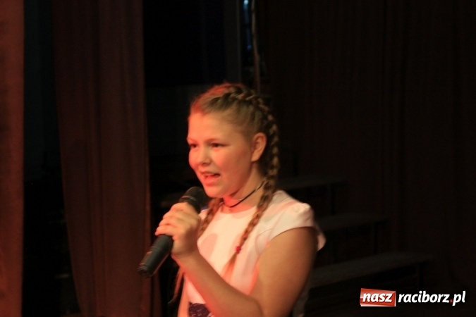 Zdjęcie w galerii na portalu naszraciborz.pl: XVII Gminny Przegląd Zespołów Artystycznych w Krzanowicach  wiadomości z regionu