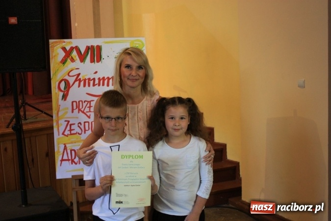 Zdjęcie w galerii na portalu naszraciborz.pl: XVII Gminny Przegląd Zespołów Artystycznych w Krzanowicach  wiadomości z regionu