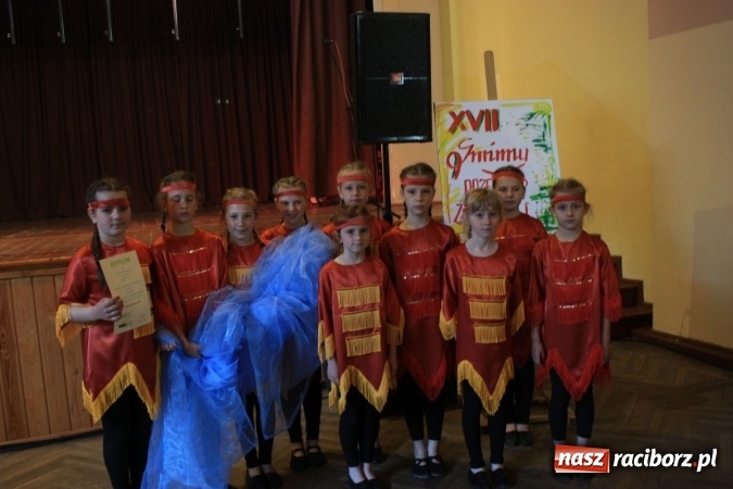 Zdjęcie w galerii na portalu naszraciborz.pl: XVII Gminny Przegląd Zespołów Artystycznych w Krzanowicach  wiadomości z regionu