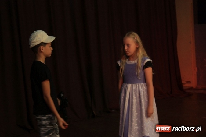 Zdjęcie w galerii na portalu naszraciborz.pl: XVII Gminny Przegląd Zespołów Artystycznych w Krzanowicach  wiadomości z regionu