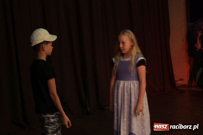 Zdjęcie w galerii na portalu naszraciborz.pl: XVII Gminny Przegląd Zespołów Artystycznych w Krzanowicach  wiadomości z regionu