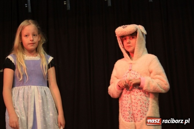 Zdjęcie w galerii na portalu naszraciborz.pl: XVII Gminny Przegląd Zespołów Artystycznych w Krzanowicach  wiadomości z regionu