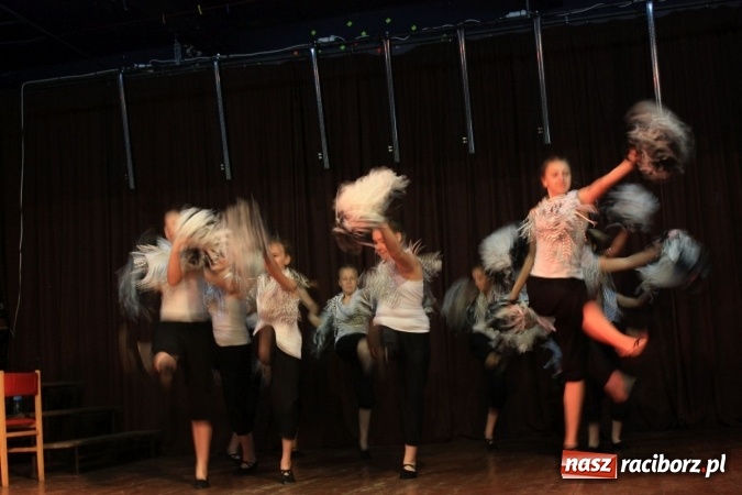 Zdjęcie w galerii na portalu naszraciborz.pl: XVII Gminny Przegląd Zespołów Artystycznych w Krzanowicach  wiadomości z regionu