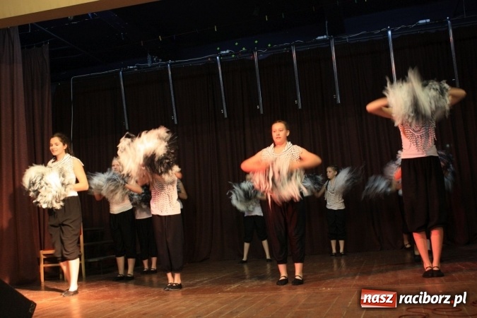 Zdjęcie w galerii na portalu naszraciborz.pl: XVII Gminny Przegląd Zespołów Artystycznych w Krzanowicach  wiadomości z regionu