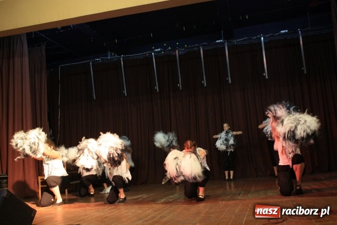 Zdjęcie w galerii na portalu naszraciborz.pl: XVII Gminny Przegląd Zespołów Artystycznych w Krzanowicach  wiadomości z regionu