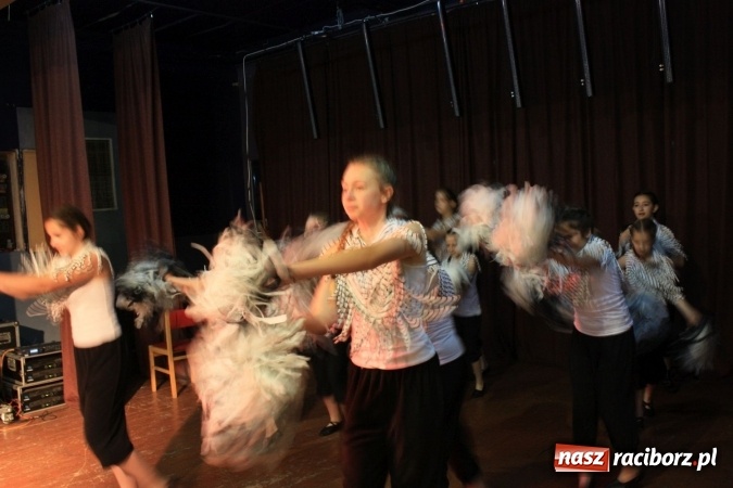 Zdjęcie w galerii na portalu naszraciborz.pl: XVII Gminny Przegląd Zespołów Artystycznych w Krzanowicach  wiadomości z regionu