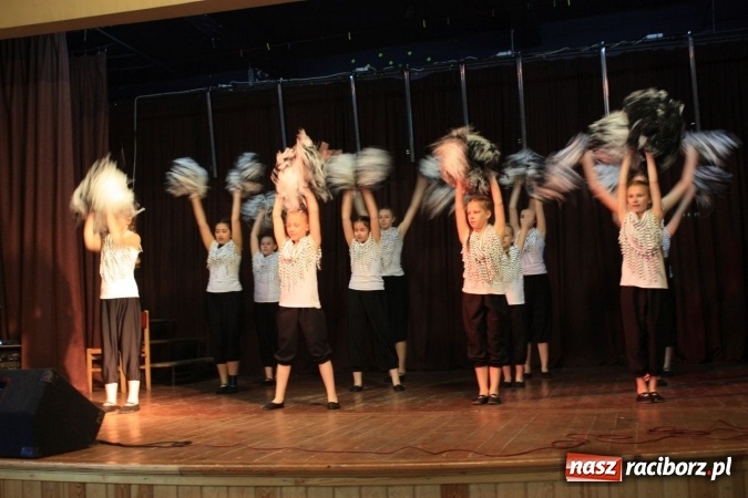 Zdjęcie w galerii na portalu naszraciborz.pl: XVII Gminny Przegląd Zespołów Artystycznych w Krzanowicach  wiadomości z regionu