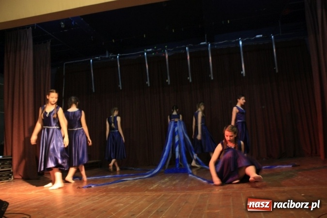 Zdjęcie w galerii na portalu naszraciborz.pl: XVII Gminny Przegląd Zespołów Artystycznych w Krzanowicach  wiadomości z regionu