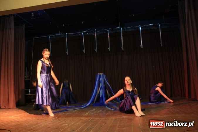 Zdjęcie w galerii na portalu naszraciborz.pl: XVII Gminny Przegląd Zespołów Artystycznych w Krzanowicach  wiadomości z regionu