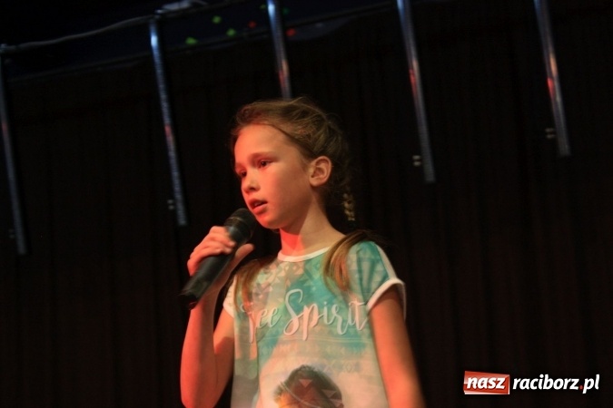 Zdjęcie w galerii na portalu naszraciborz.pl: XVII Gminny Przegląd Zespołów Artystycznych w Krzanowicach  wiadomości z regionu