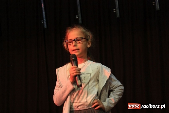 Zdjęcie w galerii na portalu naszraciborz.pl: XVII Gminny Przegląd Zespołów Artystycznych w Krzanowicach  wiadomości z regionu