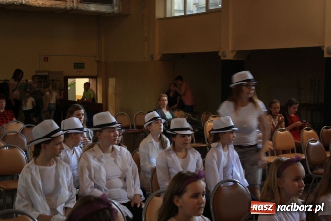 Zdjęcie w galerii na portalu naszraciborz.pl: XVII Gminny Przegląd Zespołów Artystycznych w Krzanowicach  wiadomości z regionu