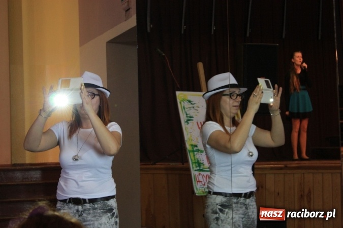 Zdjęcie w galerii na portalu naszraciborz.pl: XVII Gminny Przegląd Zespołów Artystycznych w Krzanowicach  wiadomości z regionu