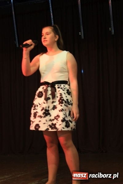 Zdjęcie w galerii na portalu naszraciborz.pl: XVII Gminny Przegląd Zespołów Artystycznych w Krzanowicach  wiadomości z regionu