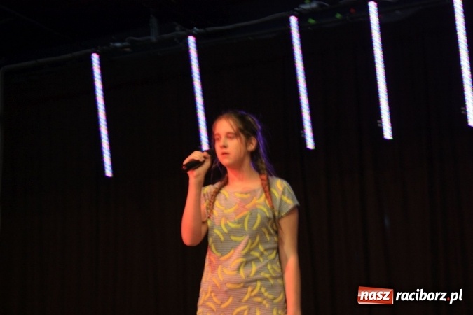 Zdjęcie w galerii na portalu naszraciborz.pl: XVII Gminny Przegląd Zespołów Artystycznych w Krzanowicach  wiadomości z regionu