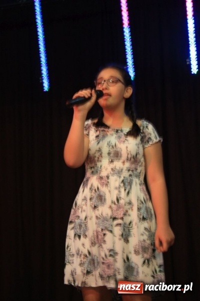 Zdjęcie w galerii na portalu naszraciborz.pl: XVII Gminny Przegląd Zespołów Artystycznych w Krzanowicach  wiadomości z regionu