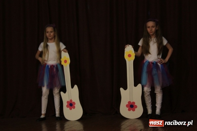 Zdjęcie w galerii na portalu naszraciborz.pl: XVII Gminny Przegląd Zespołów Artystycznych w Krzanowicach  wiadomości z regionu