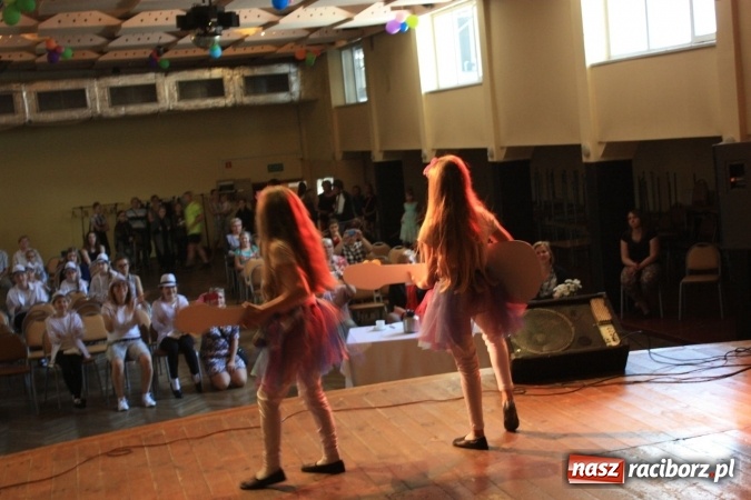 Zdjęcie w galerii na portalu naszraciborz.pl: XVII Gminny Przegląd Zespołów Artystycznych w Krzanowicach  wiadomości z regionu