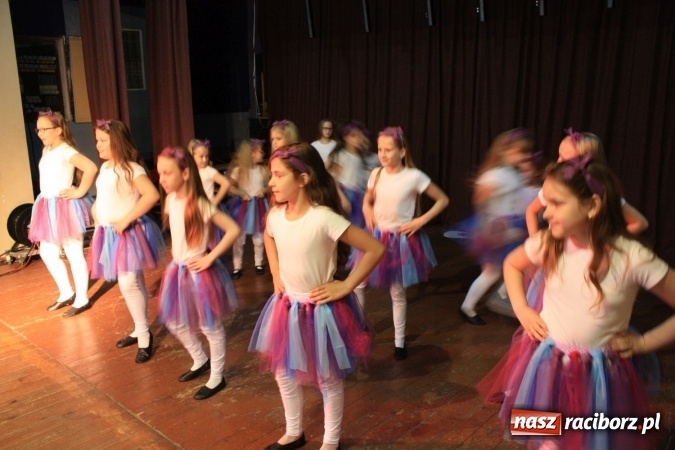 Zdjęcie w galerii na portalu naszraciborz.pl: XVII Gminny Przegląd Zespołów Artystycznych w Krzanowicach  wiadomości z regionu