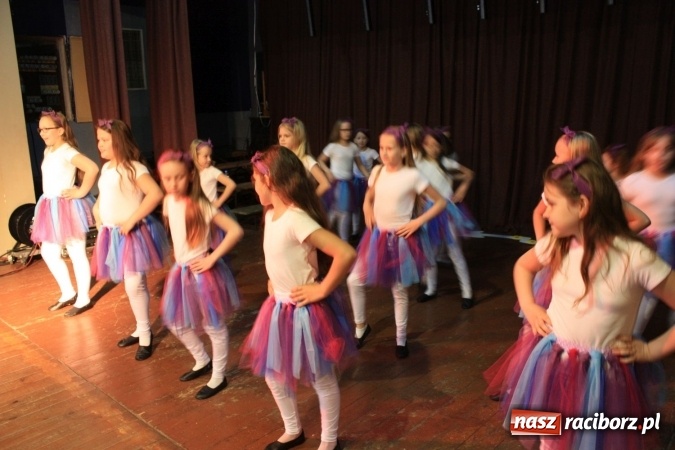 Zdjęcie w galerii na portalu naszraciborz.pl: XVII Gminny Przegląd Zespołów Artystycznych w Krzanowicach  wiadomości z regionu