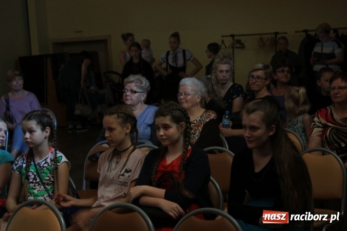 Zdjęcie w galerii na portalu naszraciborz.pl: XVII Gminny Przegląd Zespołów Artystycznych w Krzanowicach  wiadomości z regionu