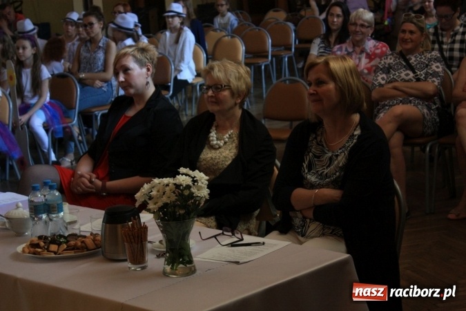 Zdjęcie w galerii na portalu naszraciborz.pl: XVII Gminny Przegląd Zespołów Artystycznych w Krzanowicach  wiadomości z regionu