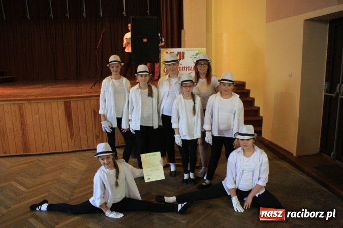 Zdjęcie w galerii na portalu naszraciborz.pl: XVII Gminny Przegląd Zespołów Artystycznych w Krzanowicach  wiadomości z regionu